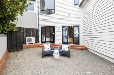 Photo of property in 25u2 Thane Road, Roseneath, Wellington, 6011