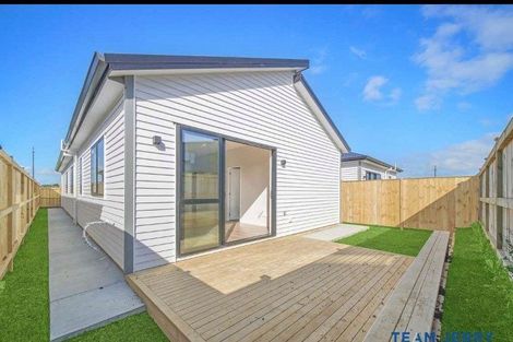 Photo of property in 17 Huringa Road, Karaka, 2113