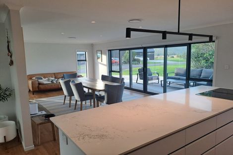 Photo of property in 39 Shoal Beach Road, Aramoana, Omakere, 4271