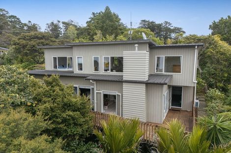 Photo of property in 15 Springwater Vale, Unsworth Heights, Auckland, 0632