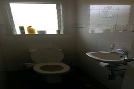 Photo of property in 50 Hogans Road, Glenfield, Auckland, 0629