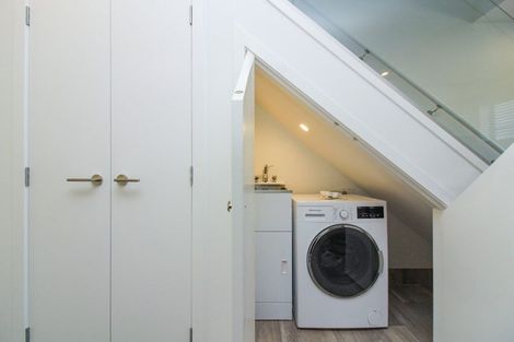 Photo of property in 96u8 Washington Avenue, Brooklyn, Wellington, 6021