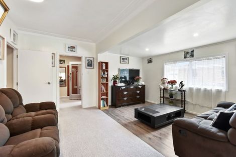 Photo of property in 15 Laurie Avenue, Papakura, 2110