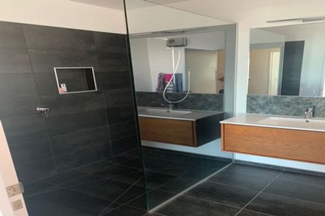 Photo of property in 15 Ridgeway Place, Richmond Hill, Christchurch, 8081