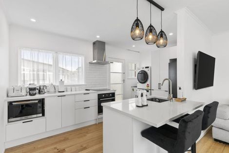 Photo of property in 16b Grassways Avenue, Pakuranga, Auckland, 2010