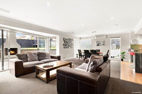 Photo of property in 8a Oteha Valley Road, Northcross, Auckland, 0632