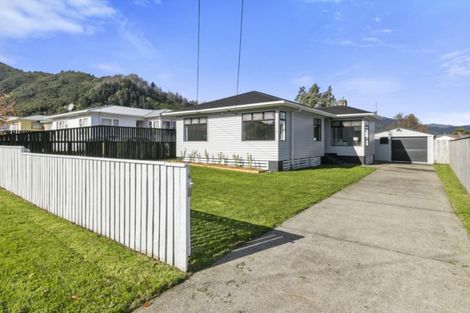 Photo of property in 9 Mckay Street, Wainuiomata, Lower Hutt, 5014