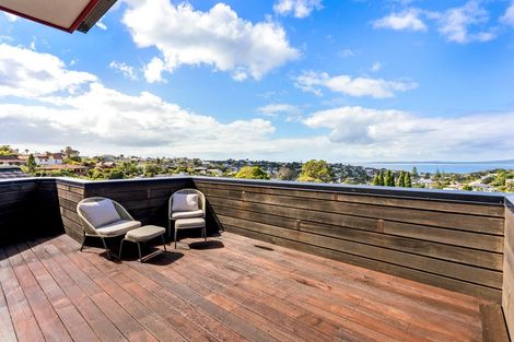 Photo of property in 22 Calypso Place, Rothesay Bay, Auckland, 0630