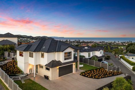 Photo of property in 32 Manhattan Rise, Orewa, 0931