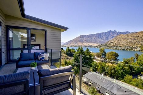 Photo of property in 8 Goldrush Way, Queenstown, 9300