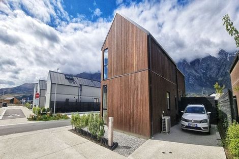 Photo of property in 1 Curvey Court, Jacks Point, 9371