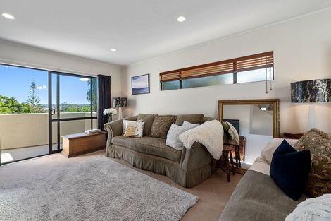 Photo of property in 222 Forrest Hill Road, Forrest Hill, Auckland, 0620