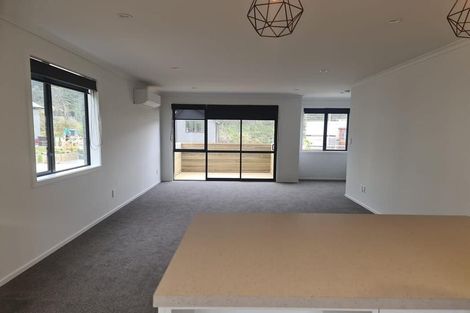 Photo of property in 5 Holystone Road, Whitby, Porirua, 5024