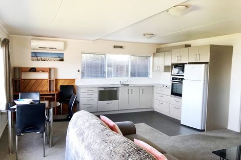 Photo of property in 2 Ormiston Road, Onerahi, Whangarei, 0110