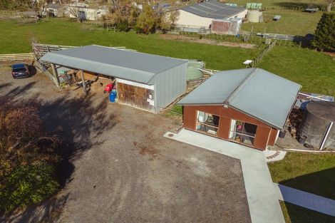 Photo of property in 93 Cemetery Road, Sanson, Palmerston North, 4479