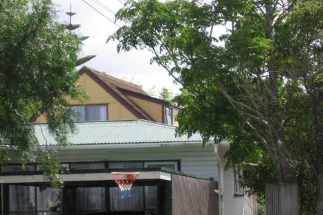 Photo of property in 3/33 Sunnyhaven Avenue, Beach Haven, Auckland, 0626