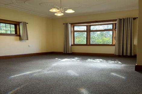 Photo of property in 100 Mortimer Terrace, Brooklyn, Wellington, 6021