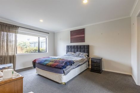 Photo of property in 108 Hillcrest Drive, Kelvin Grove, Palmerston North, 4414