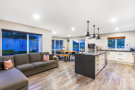 Photo of property in 11 Te Puia Drive, Aotea, Porirua, 5024