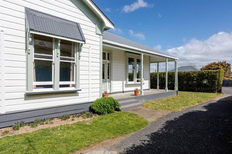 Photo of property in 18 Albert Street, Dannevirke, 4930