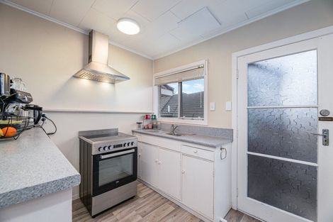 Photo of property in 2/29 Nikau Street, New Lynn, Auckland, 0600