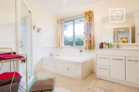 Photo of property in 157 Kilkenny Drive, East Tamaki Heights, Auckland, 2016