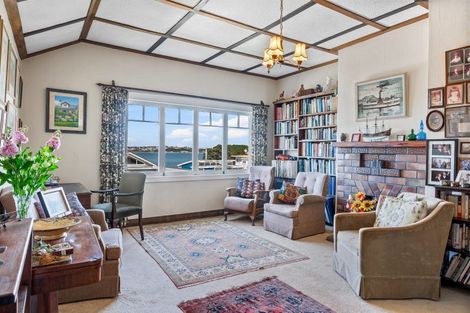 Photo of property in 3 Cambridge Terrace, Devonport, Auckland, 0624