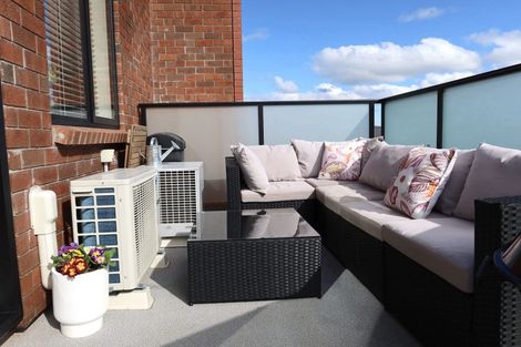 Photo of property in 3/22 Kerewhenua Crescent, 0616