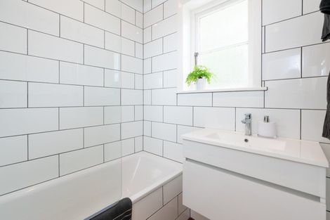 Photo of property in 20 Saint Albans Avenue, Karori, Wellington, 6012