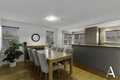 Photo of property in 80 La Trobe Street, Pakuranga Heights, Auckland, 2010