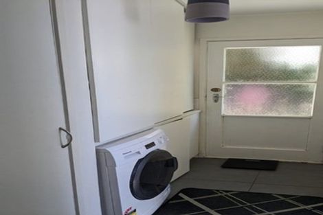 Photo of property in 2/74 Ayton Drive, Totara Vale, Auckland, 0629