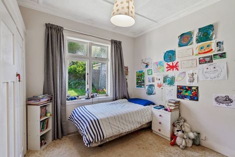 Photo of property in 98 The Parade, Island Bay, Wellington, 6023