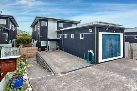 Photo of property in 25b Lucienne Drive, Ranui, Auckland, 0612