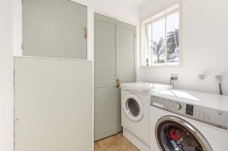 Photo of property in 8 Miro Place, Waiuku, 2123