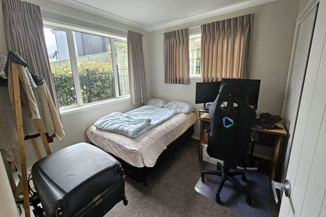 Photo of property in 20 Roxborough Place, East Tamaki Heights, Auckland, 2016