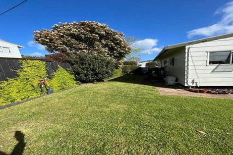 Photo of property in 25 Tawa Road, Te Atatu Peninsula, Auckland, 0610