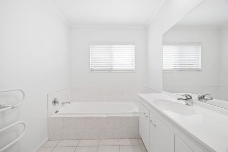 Photo of property in 9 Starlight Cove, Hobsonville, Auckland, 0618