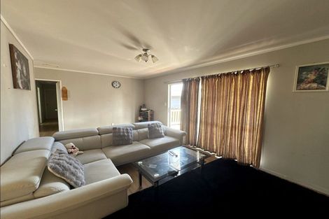 Photo of property in 2/7 Constance Place, Clover Park, Auckland, 2019