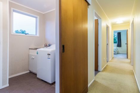 Photo of property in 18 Farwood Drive, Henderson, Auckland, 0612