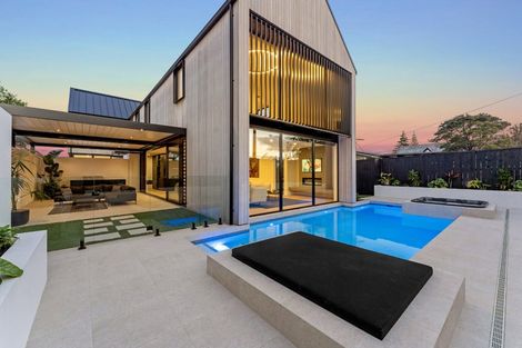 Photo of property in 17a Roland Road, Greenhithe, Auckland, 0632