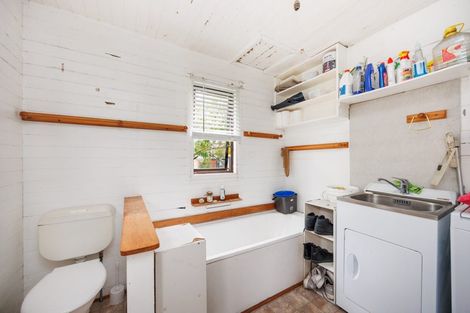 Photo of property in 28 Titoki Street, Palmerston North, 4414