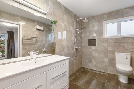 Photo of property in 62 Russell Street, Marton, 4710