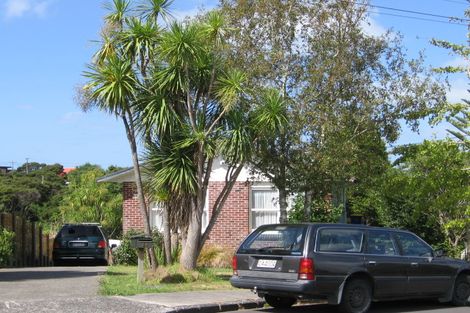 Photo of property in 14 Felstead Street, Birkenhead, Auckland, 0626