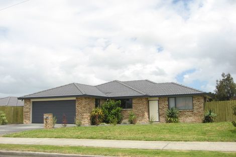 Photo of property in 15 Takatu Place, Takanini, 2112