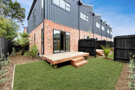 Photo of property in 4 Whakarato Way, Takanini, 2112