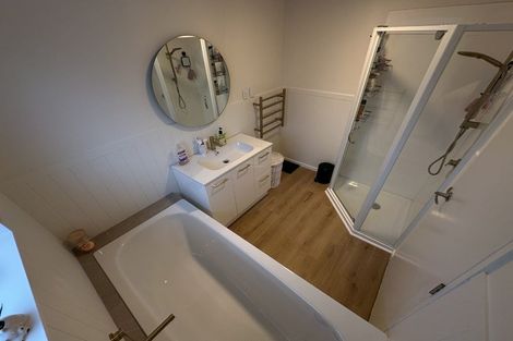 Photo of property in 8a Langton Road, Stanmore Bay, Whangaparaoa, 0932