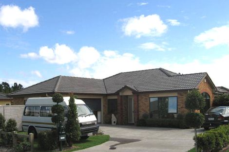 Photo of property in 13 Freestone Place, Henderson, Auckland, 0612