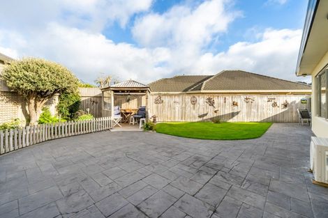 Photo of property in 5 Rosebank Place, Avalon, Lower Hutt, 5011