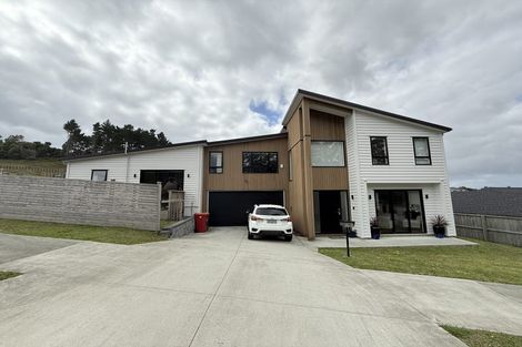 Photo of property in 10 Maraeariki Avenue, Orewa, 0931