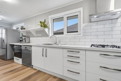 Photo of property in 51 Marlow Road, Aranui, Christchurch, 8061